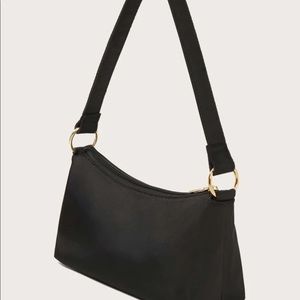 Minimalist baguette bag